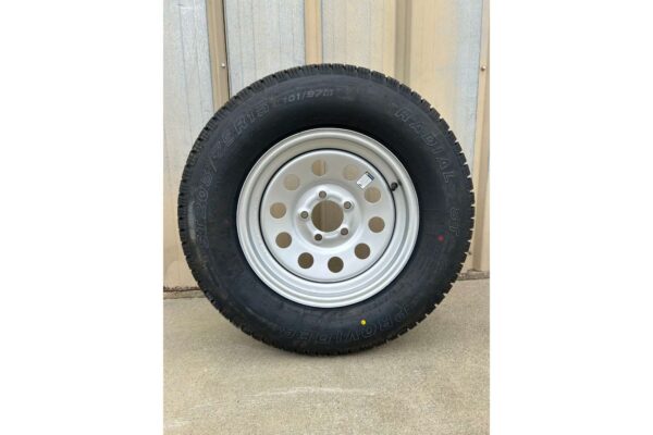 ST205-75-R15 Tire - Image 2