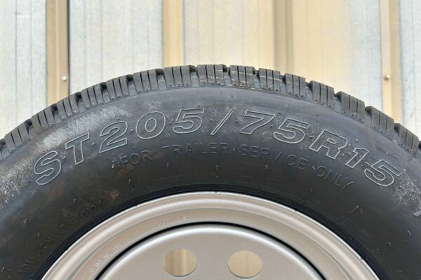 ST205-75-R15 Tire
